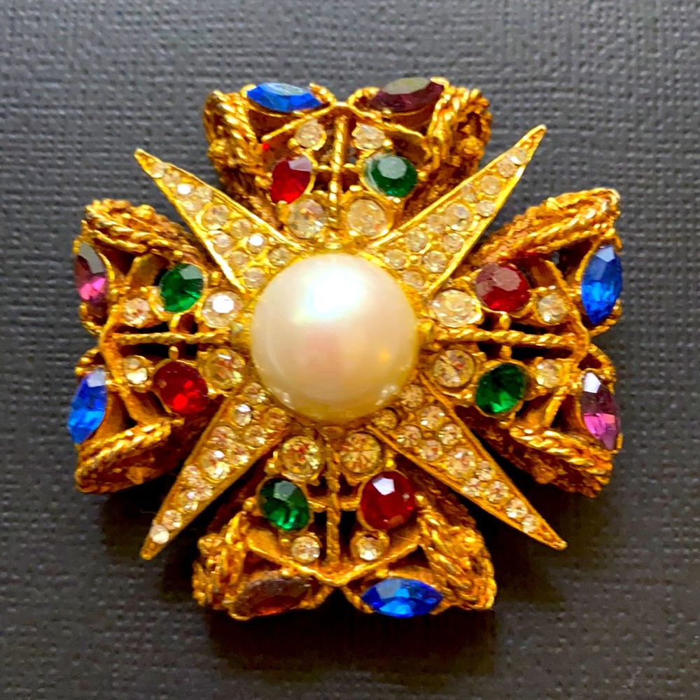 SALE🛍️! A Brooch To Die For…Stunning!❤️